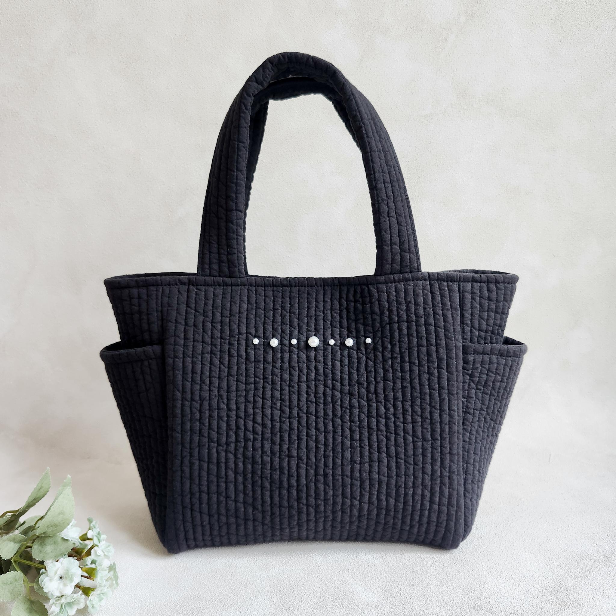 シンプル好きさんのための ワントーンヌビハンドバッグ サイドポケット付き ♡ パール イニシャル刺繍 丸洗い Mサイズ