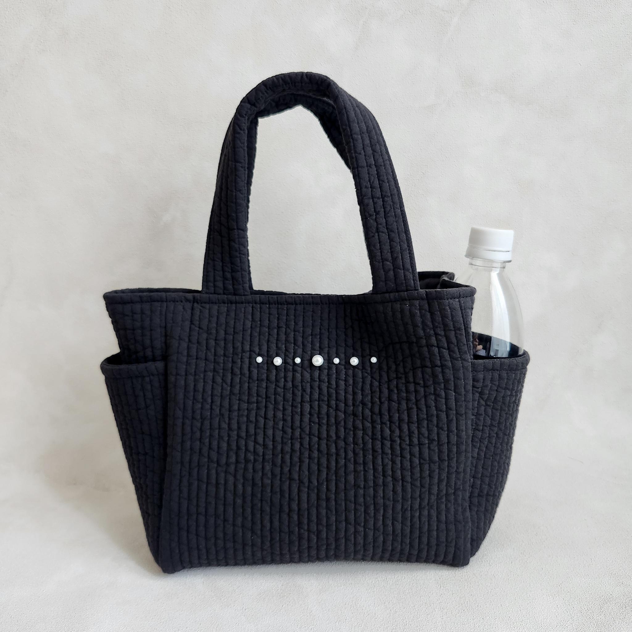 シンプル好きさんのための ワントーンヌビハンドバッグ サイドポケット付き ♡ パール イニシャル刺繍 丸洗い Mサイズ | 12枚目