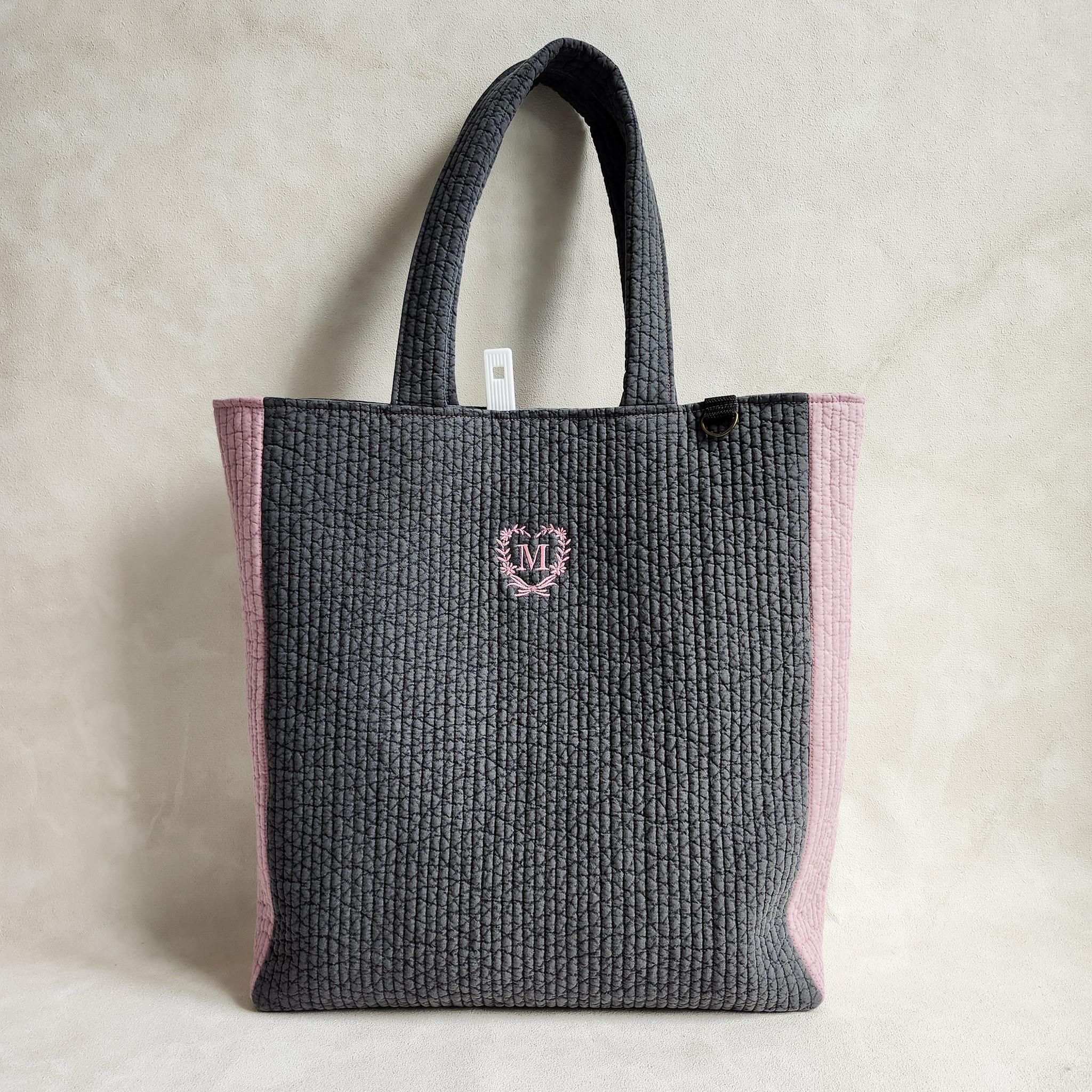 大人のための推し活ヌビバッグ 普段使いもできるダークグレー×推しカラー ♡ ヌビ イブル イニシャル 刺繍 推し活バッグ | 14枚目