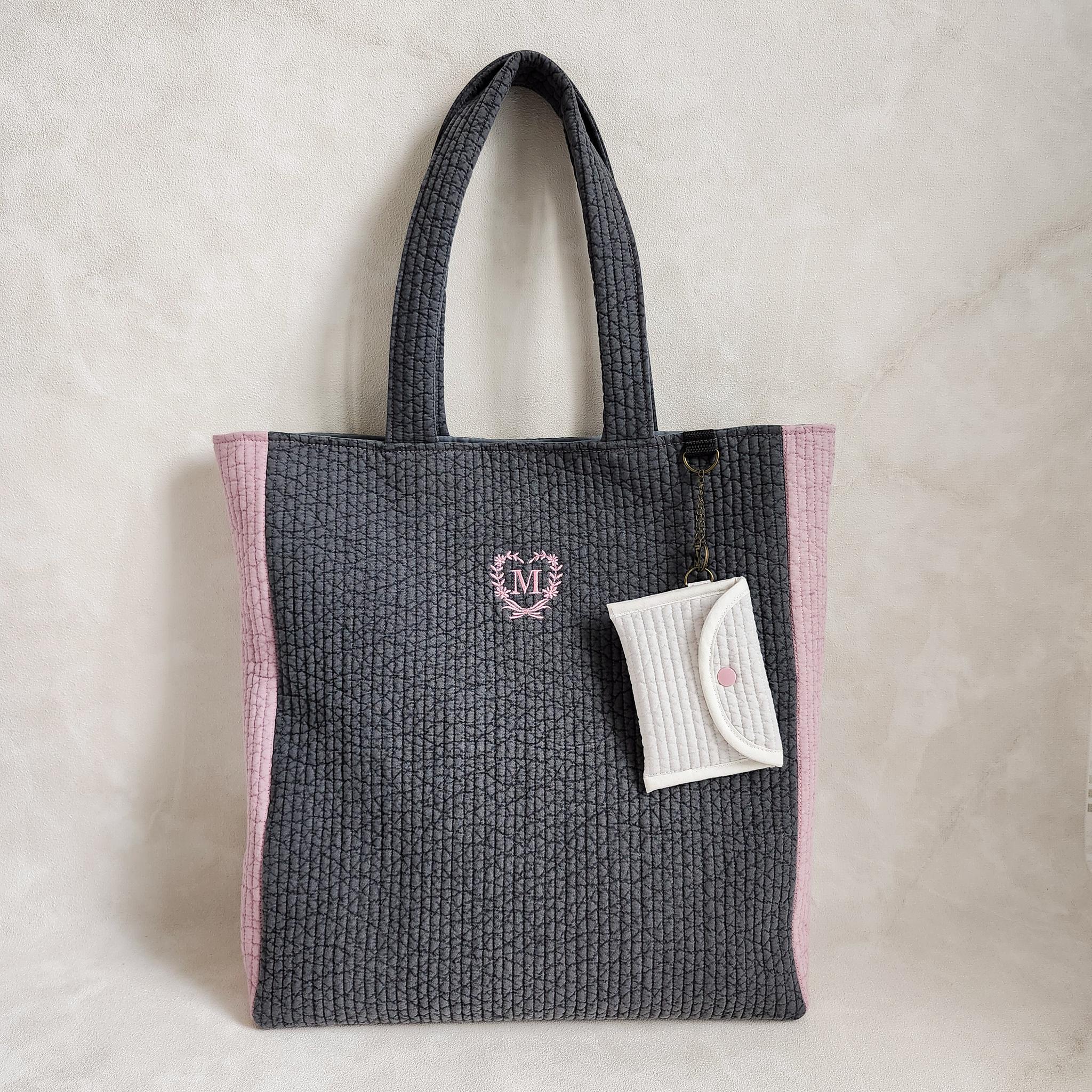 大人のための推し活ヌビバッグ 普段使いもできるダークグレー×推しカラー ♡ ヌビ イブル イニシャル 刺繍 推し活バッグ | 15枚目