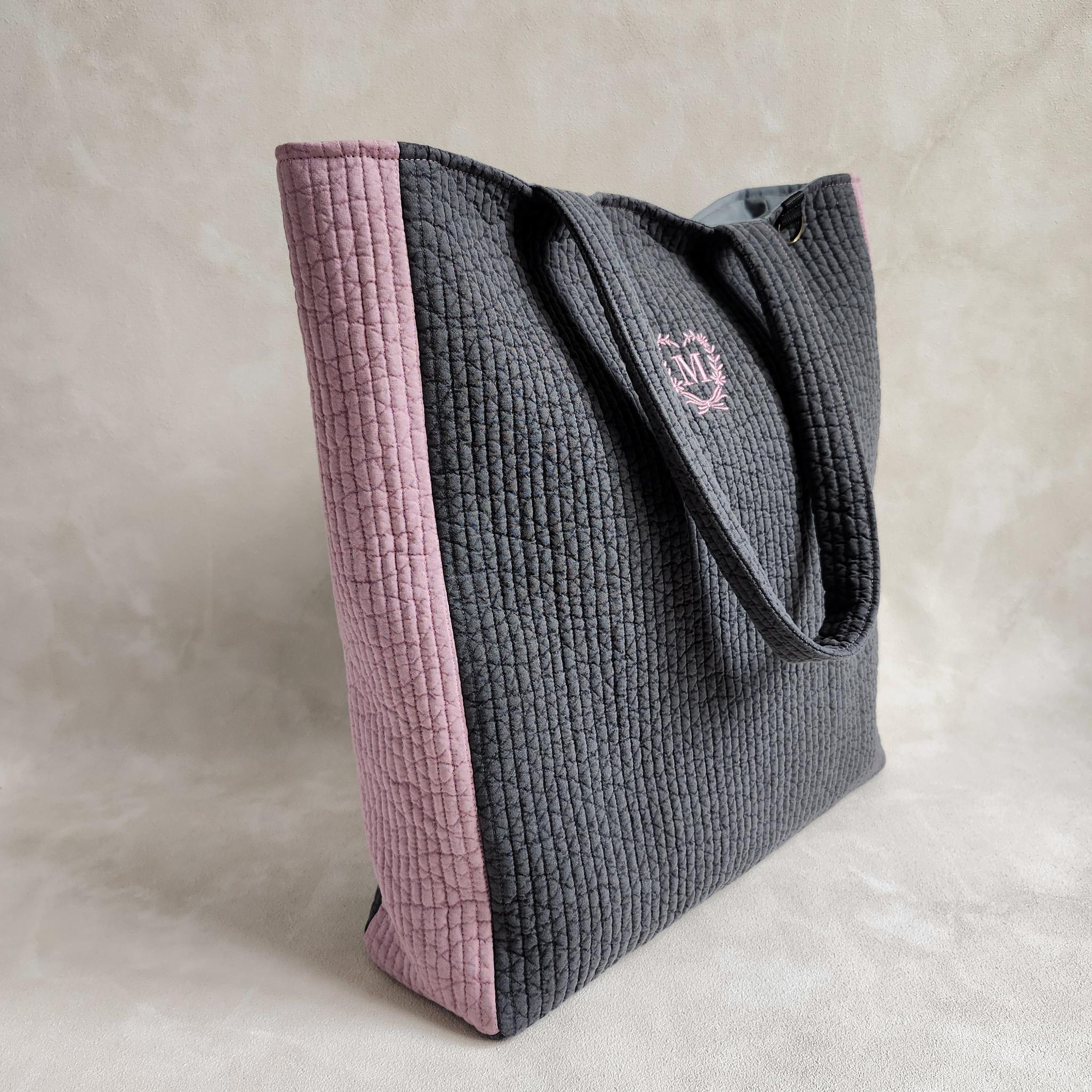 大人のための推し活ヌビバッグ 普段使いもできるダークグレー×推しカラー ♡ ヌビ イブル イニシャル 刺繍 推し活バッグ | 5枚目