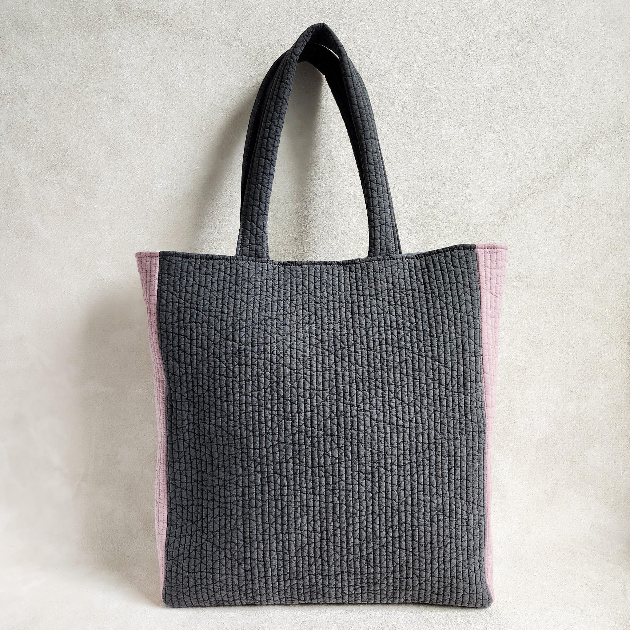 大人のための推し活ヌビバッグ 普段使いもできるダークグレー×推しカラー ♡ ヌビ イブル イニシャル 刺繍 推し活バッグ | 6枚目