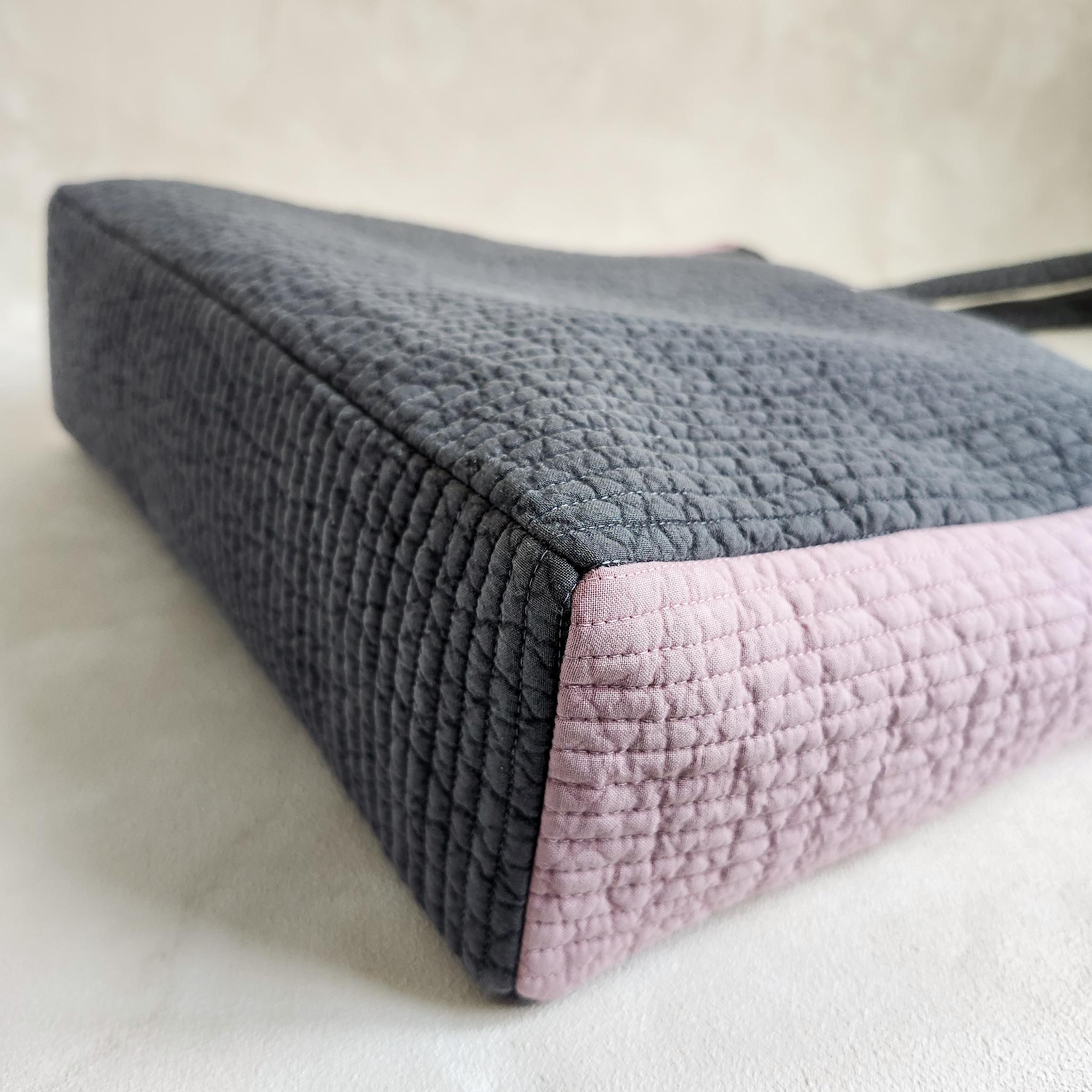 大人のための推し活ヌビバッグ 普段使いもできるダークグレー×推しカラー ♡ ヌビ イブル イニシャル 刺繍 推し活バッグ | 8枚目